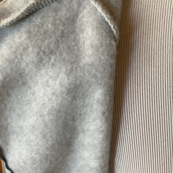 Life Rocks,  XL Junior Hoodie in gray. Zip up front. size 14, pockets on side. - Picture 7 of 8